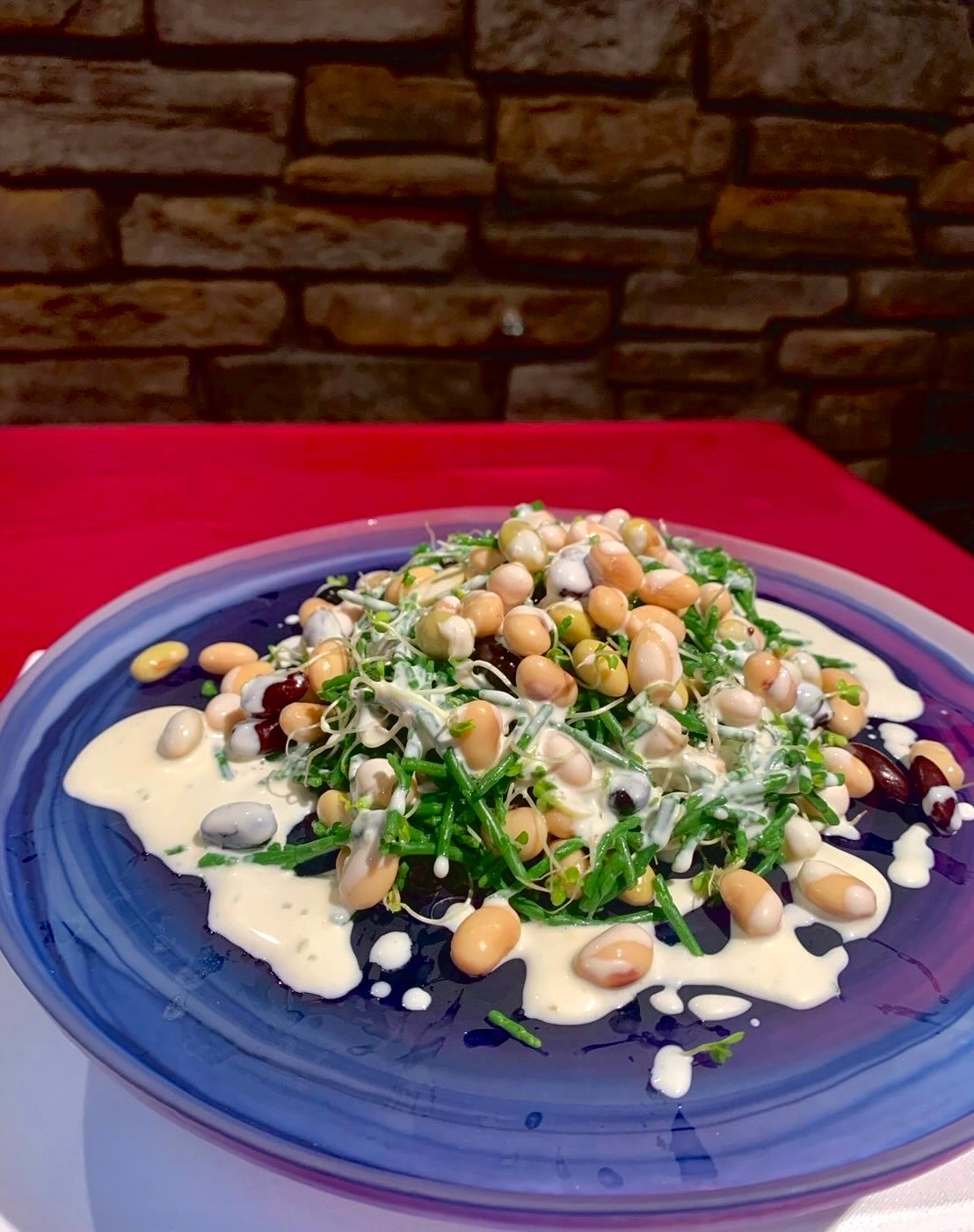 秋の夜長にメニュー開発♪♪♪
カマトクさんの器ホント素敵です

発芽大豆とシーアスパラのヨーグルトソース
おつまみプレート
ココナツ香るクリームチーズ豆腐
サーモンミキュイバジルソース
ミスジのローストビーフバルサミコソース