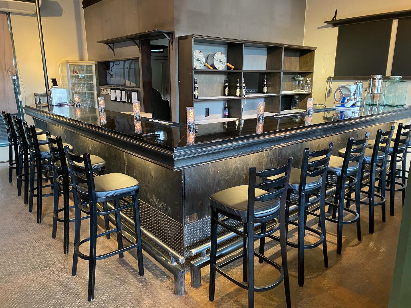 カウンターも仕上がりました