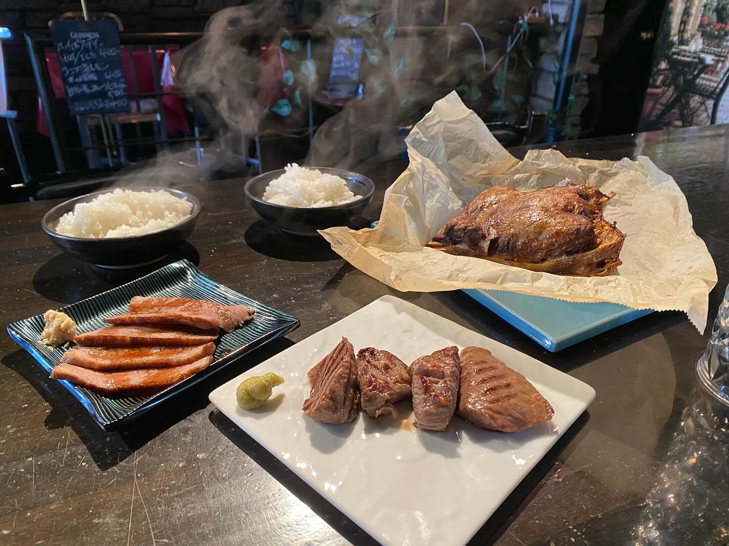 ご来店下さった方が

美味しい♪
と思えるのは勿論

細胞に優しく染み渡ってゆく
そんな食べ物の探究に
日々没頭しています