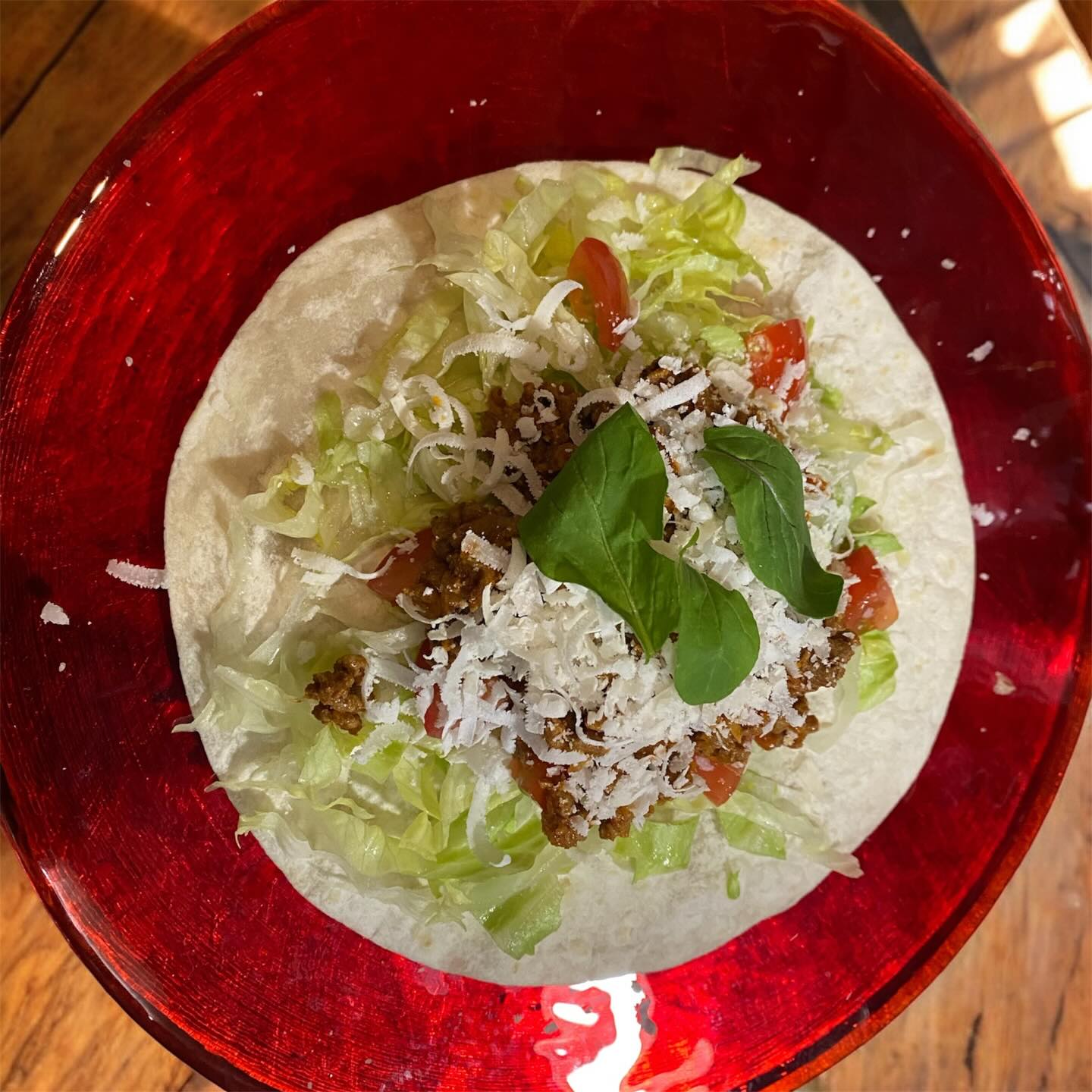 三連休最終日は
とても暖かな日でしたね
昨夜も千葉や神奈川
高崎や岐阜県など
遠くからお運び頂き本当に感謝です
生姜たっぷり肉団子鍋
トルティーヤなどの
new recipeを
お召し上がり頂きました
本日も美味しく楽しく
召し上がって頂けるメニューを
ご予約してお待ちしております
そうそう…
一度食べると皆ハマる
密かな人気メニュー
【七穀うどん納豆麹和】
初めて食べる食感️
うどんなのに蕎麦みたい❣️
蕎麦みたいなのにうどんなの️
など
多くの高評価を頂いていましたが
なんと️
今後うどんの製造予定が無いそうで
めちゃくちゃショック…
コレに代わるモノなんて
容易には見つからない…
途方に暮れてしまいました
熱烈な七穀うどんファンの皆様
出来る限り確保しようと思いますが
いつか最後の一食が訪れますこと
ご了承下さい