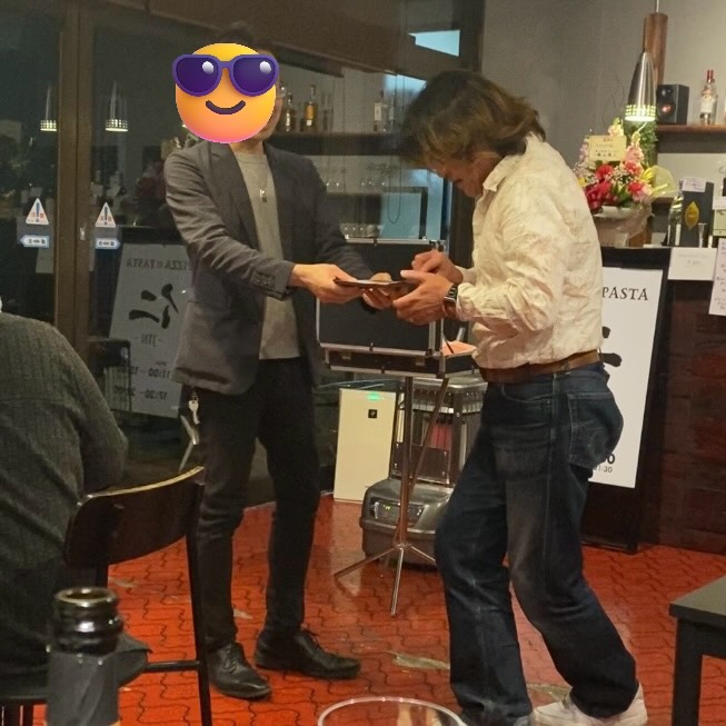 今週はまだまだ
寒い日が続きそうですね

と言いつつ
もう数日で2月へ突入
私を乗せたmachineは
猛スピードで加速しています

さて

昨夜は素晴らしいマジシャンと
御縁が繋がりました

一世を風靡した伝説のマジシャン
セロが師匠とのこと

近日麹freak店内にて
マジックナイト開催予定です
壁からハンバーガーを
出してもらいましょう

一瞬も目が離せません
瞬き禁止ですよー
是非ご参加ください❣️

2月15日は占いナイトです
怖いほど当たる鑑定士

花 薄荷(はなはっか)さんに
お越し頂き10分1000円で
なんでも観て下さいます

日頃迷っていることや
人間関係の悩み
進路相談などなど

澄んだ眼差しに包み込まれながら
帰ってくる優しい言葉に
きっと話してよかったと思う筈ですよ

鑑定は7時から
店内でお食事しながら
ゆったりお過ごし下さい
ご予約お待ちしております